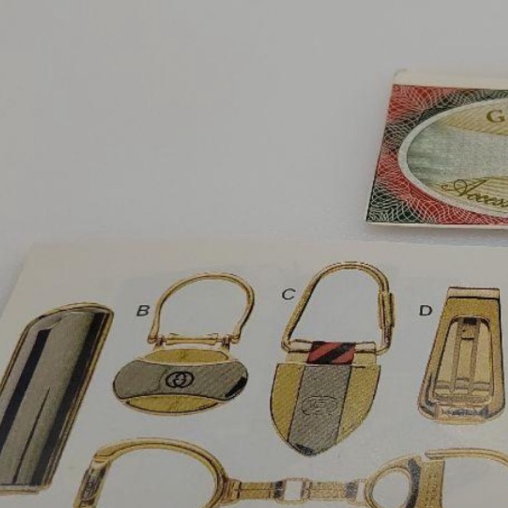 Gucci Rigato Shield Men's Key Ring - Picture 9 of 10